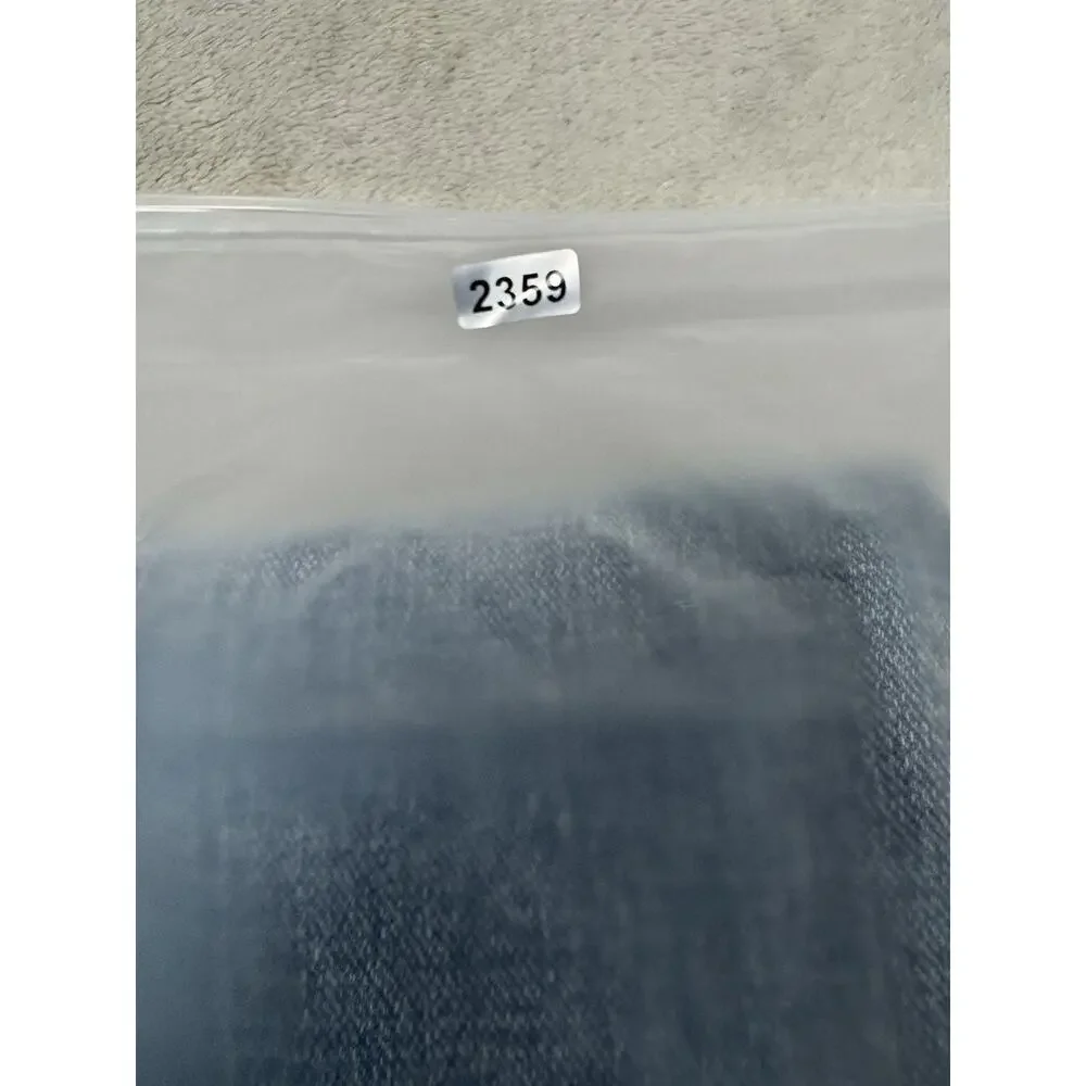 Levis signature by